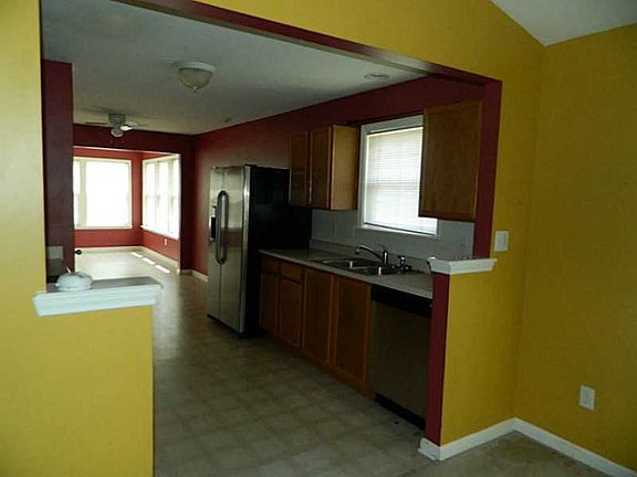 3rd image of 5353 Bombay Dr