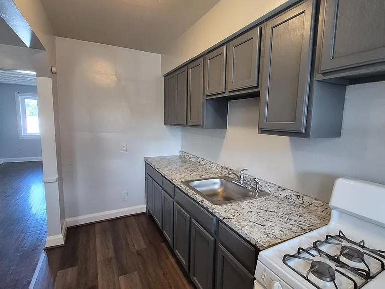 2863 Edgecombe Cir S — Photo 11