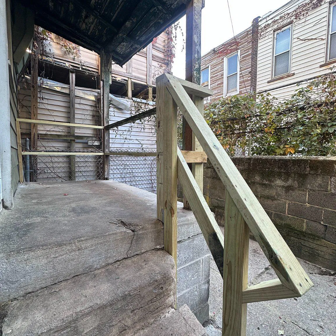 3 bed, 1.5 bath, 1374 sqft, $1,900 — Photo 2