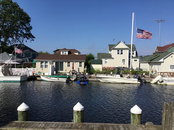 (undisclosed Address), Freeport, NY 11520