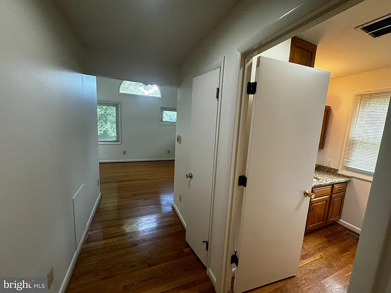 2508 Saint John Pl — Photo 27