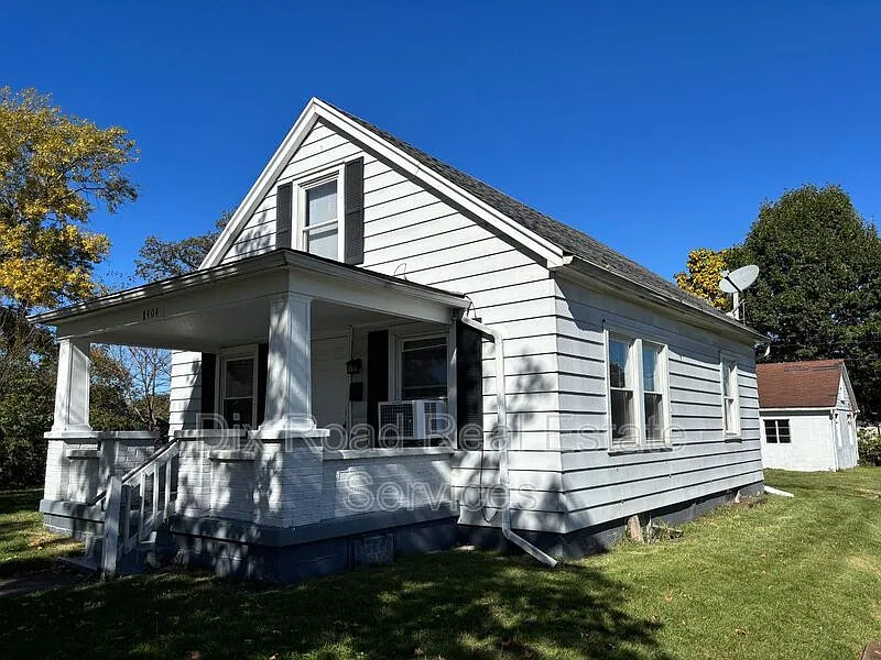 1404 Western Ave