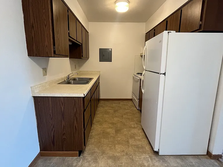 721 W Maple St — Photo 22