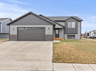 552 Bull Run Dr, Box Elder, SD 57719