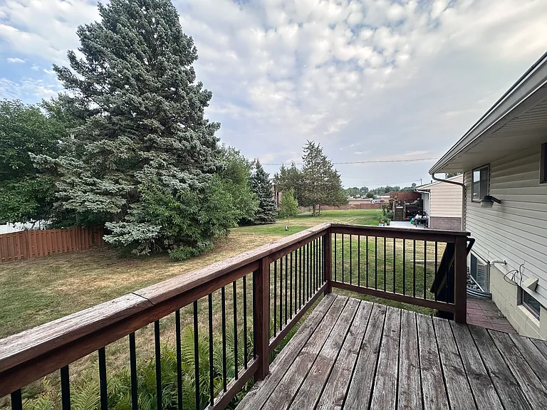 8833 Queen Ave S — Photo 4
