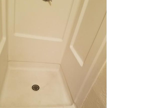 3rd image of 619 N Van Ness Ave