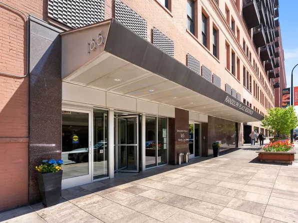 165 N Canal St APT 630, Chicago, IL 60606