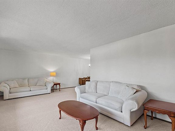5th image of 241 Essex Mill Dr