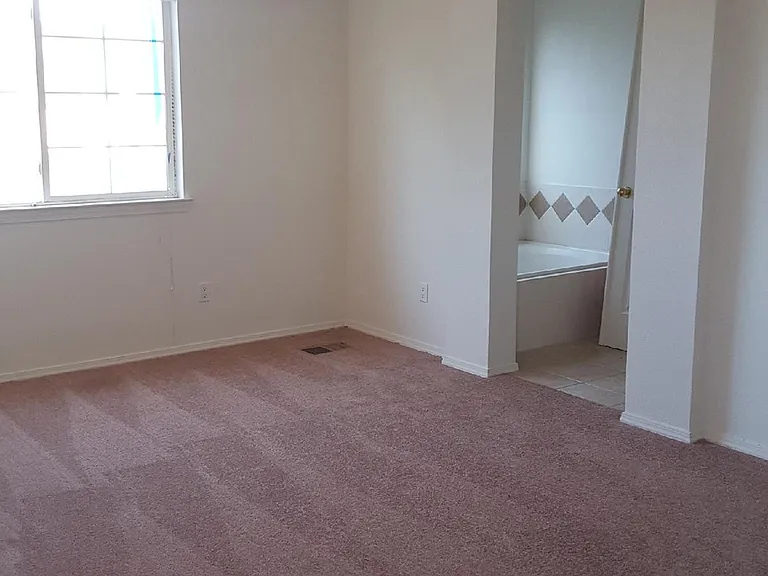 6408 Tauton Rd NW — Photo 3