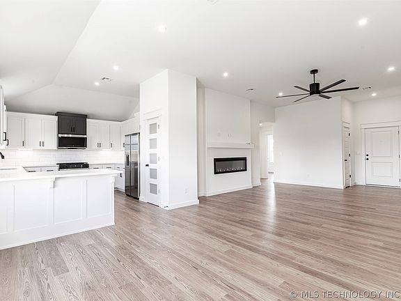 3rd image of 2421 W Main St