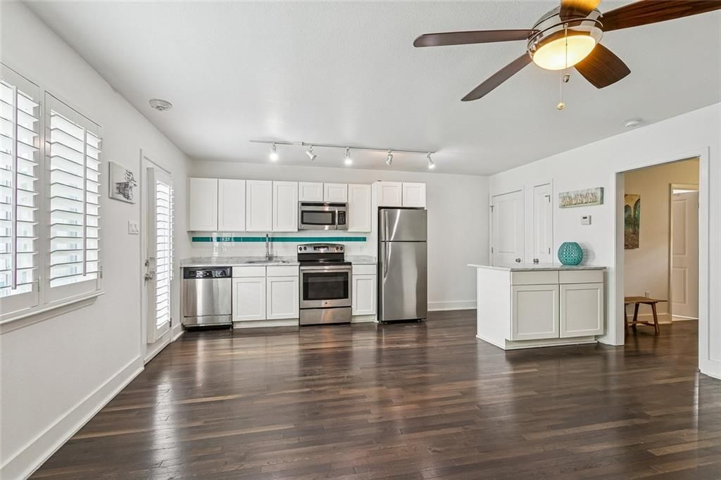 2833 Saint Charles Ave APT 25, New Orleans, LA - More