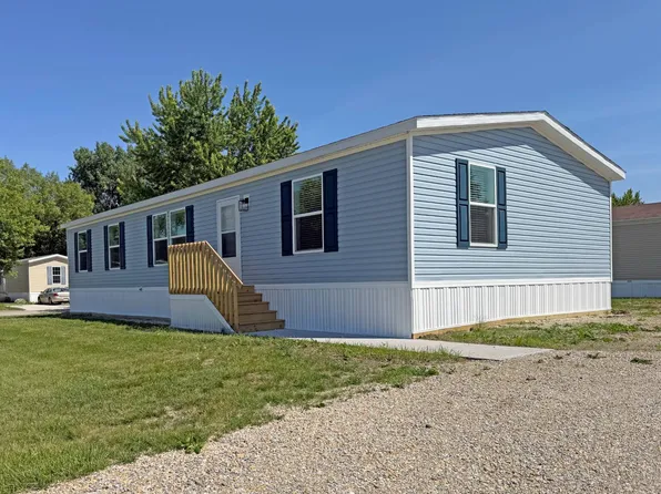 14876 Washington Rd Trailer 148, West Burlington, IA 52655