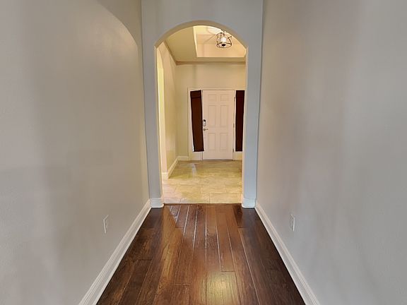 3rd image of 15543 Waterleigh Cove Dr