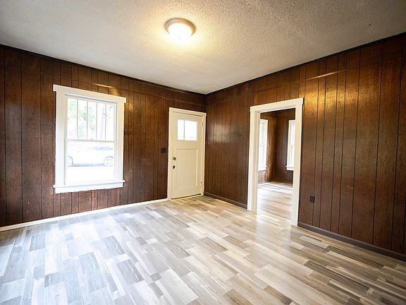 3rd image of 424 Dolphin Ave