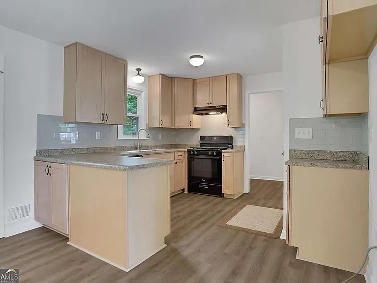 4845 Oak Grove Dr — Photo 10