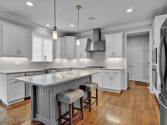 4th image of 1165 Woodberry Dr