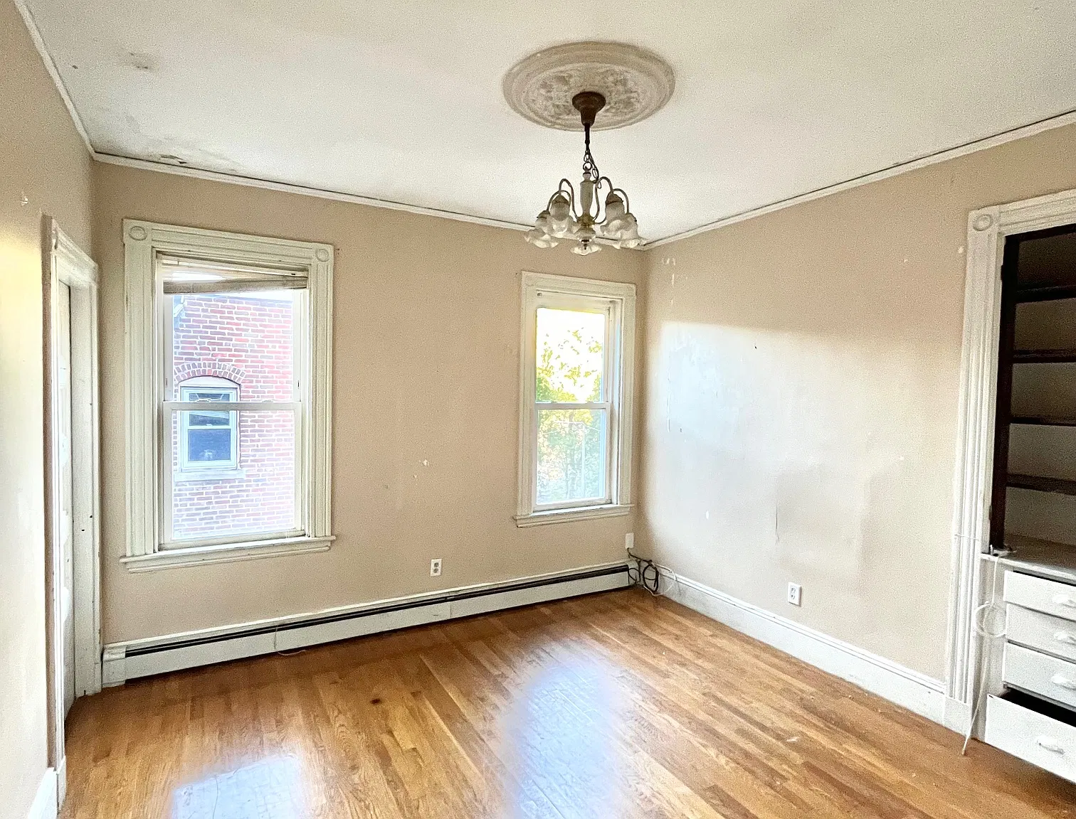 4 bed, 9999 sqft, $5,600 — Photo 3