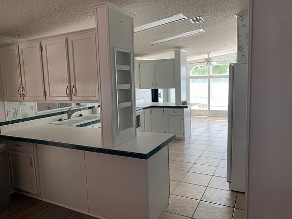 5th image of 424 Woodale Ct