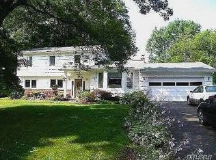 7 Florida Ave, Commack, NY 11725