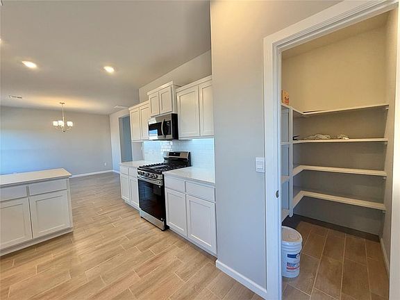 7th image of this home