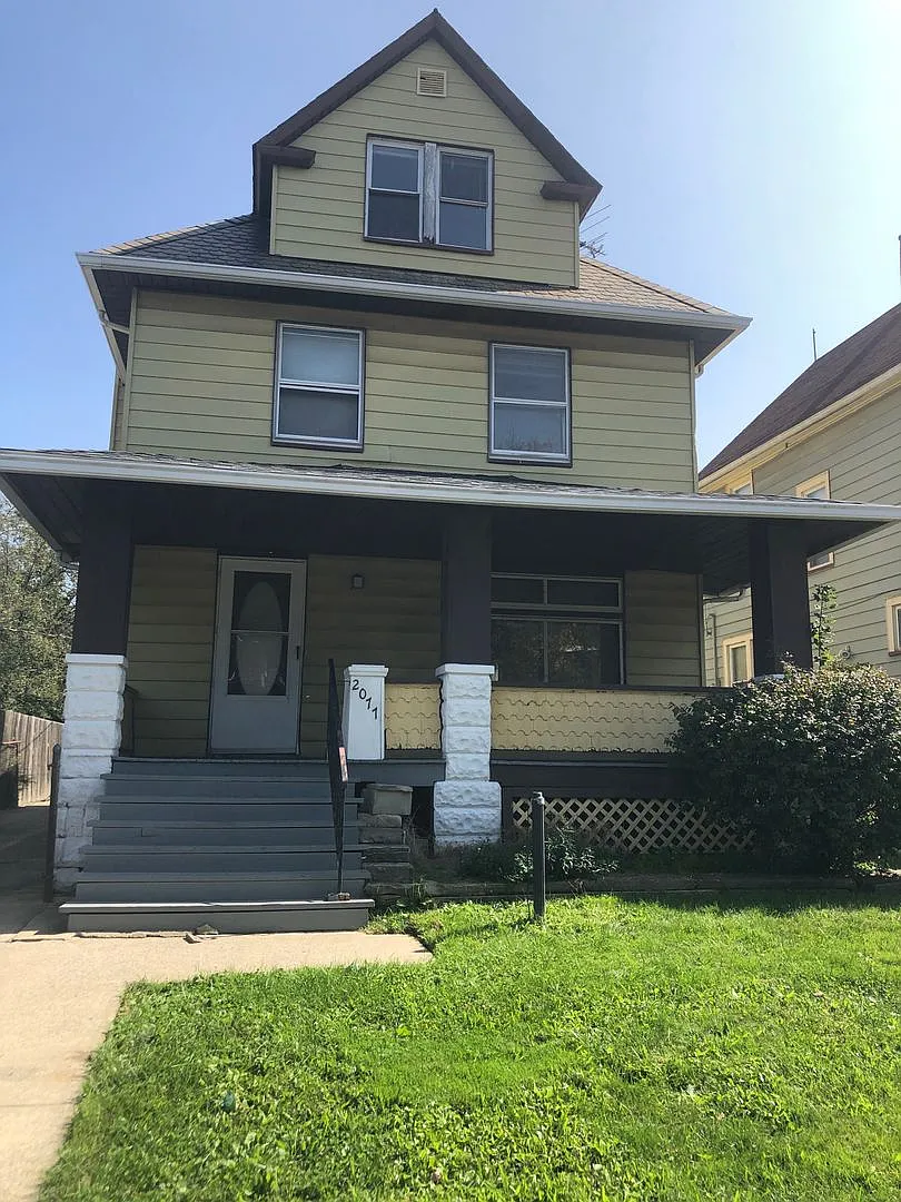 2077 W 91st St photo 1
