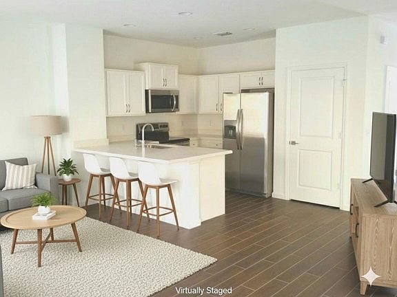 3rd image of 1021 NW 40th Terrace