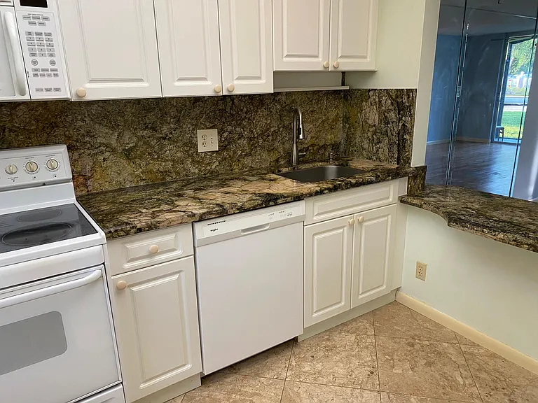 2571 Aragon Blvd #122 — Photo 5