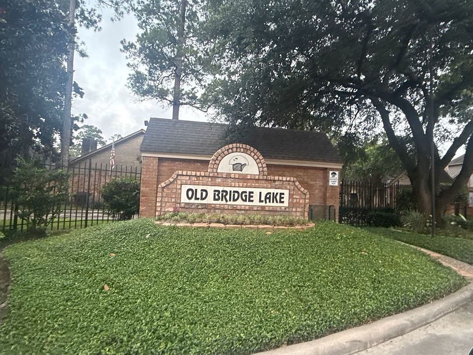 1st image of 143 Old Bridge Lk