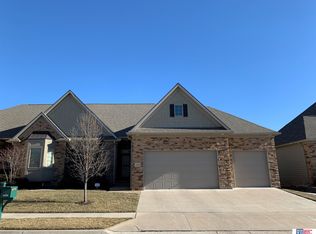 4520 Hawthorne Dr, Lincoln, NE 68516