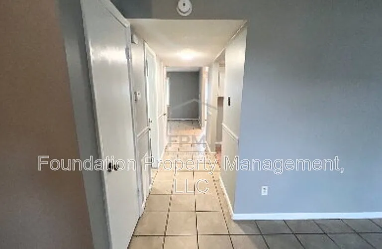 1317 Royal Oaks Cv — Photo 7
