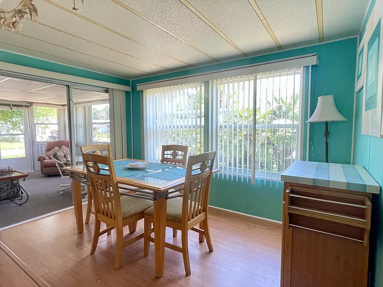 1016 Nell Way — Photo 12