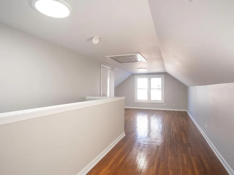 Large upstairs bedroom