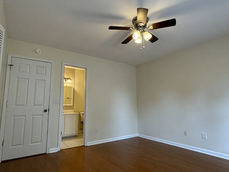 4404 McClelland Dr — Photo 10