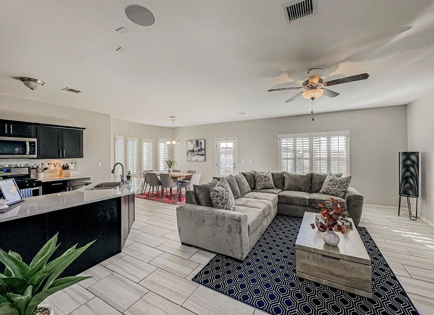 Westside area Rental (Completely Furnished) Beautiful 3 bed/2.5 baths — Photo 1
