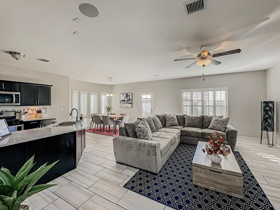 6073 Rivet Pl