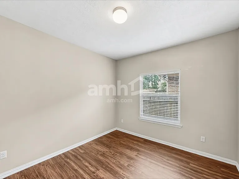 28914 Hidden Lake Ct W — Photo 16