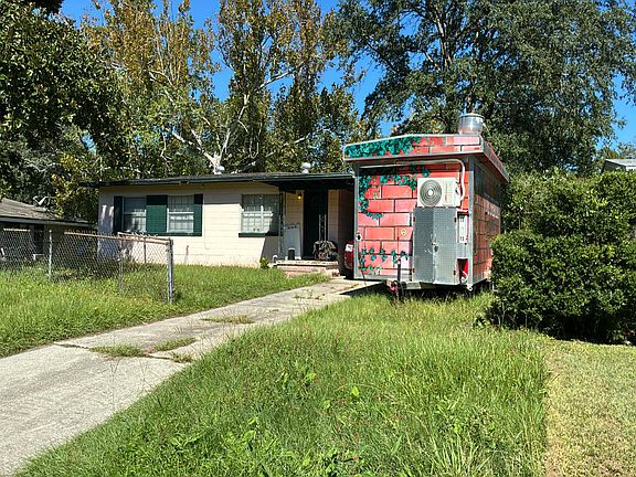 3rd image of 6263 Claret Dr