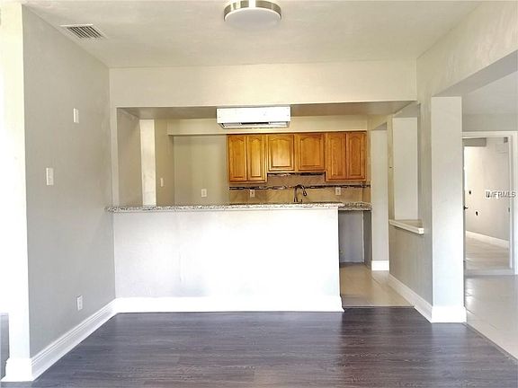 4th image of 4427 Bass St