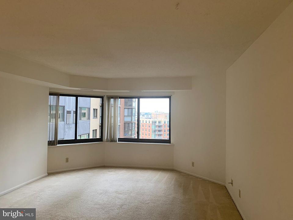 1st image of 900 N Stafford St APT 1102