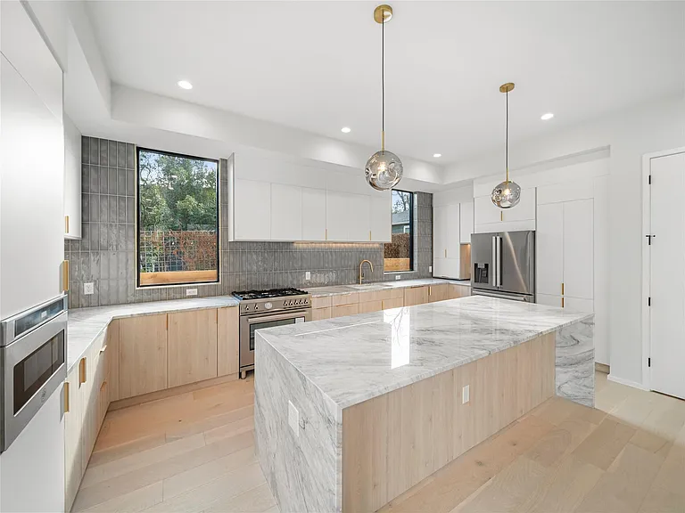 2107 Brackenridge St #B — Photo 5