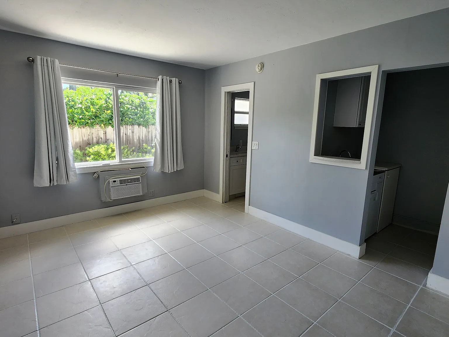 Studio, 320 sqft, $1,400 — Photo 4