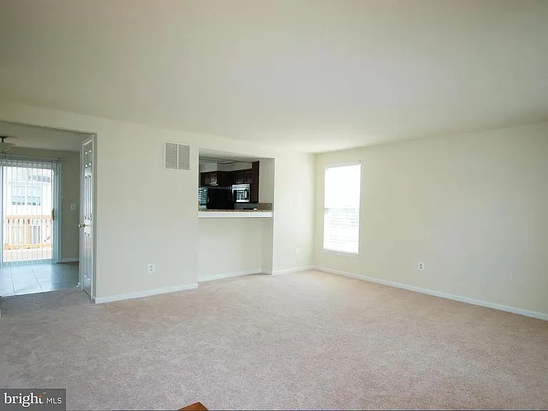 3351 Canton Ct — Photo 2