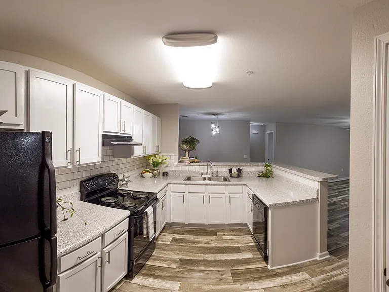 Maple Sunset Apartment Homes — Photo 81