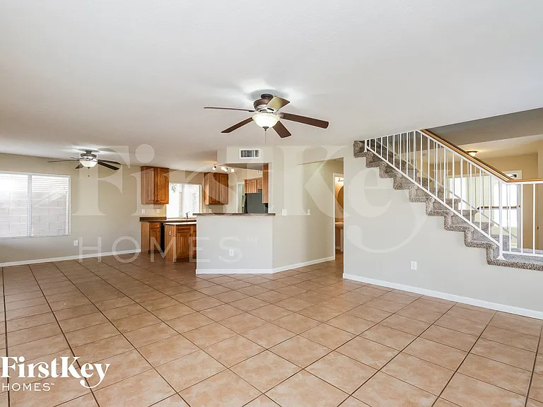 848 E Morelos St — Photo 4