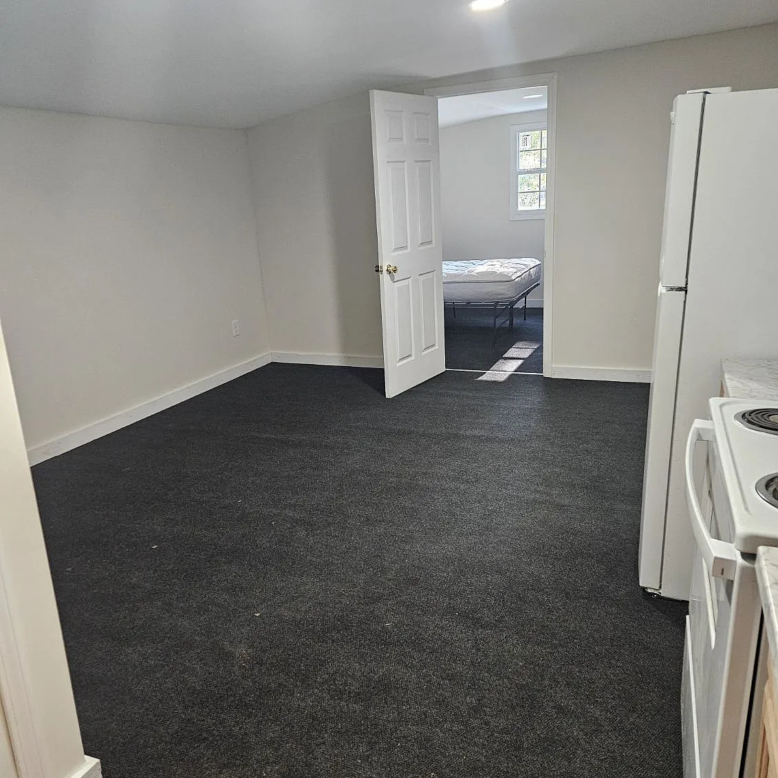 1 bed, 300 sqft, $750 — Photo 3