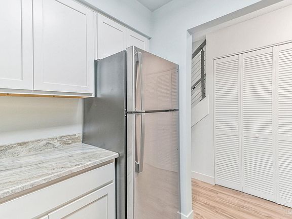 4th image of 1335 Foxborough Dr