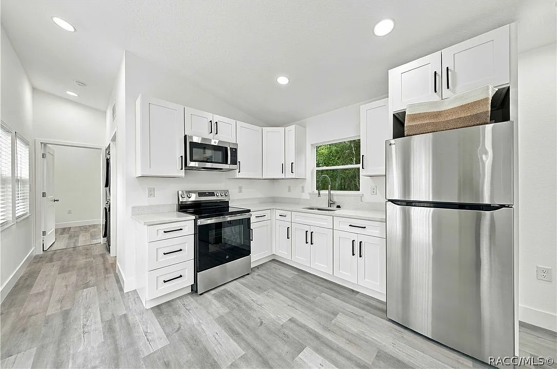 1 bed, 1.0 bath, 456 sqft, $1,350 — Photo 4