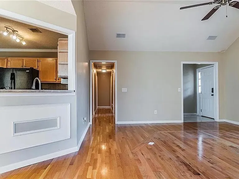 5605 Stewart Woods Dr — Photo 8