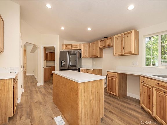 2nd image of 1106 Comanche Dr