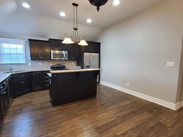 5255 Carlton Ridge Cir — Photo 4